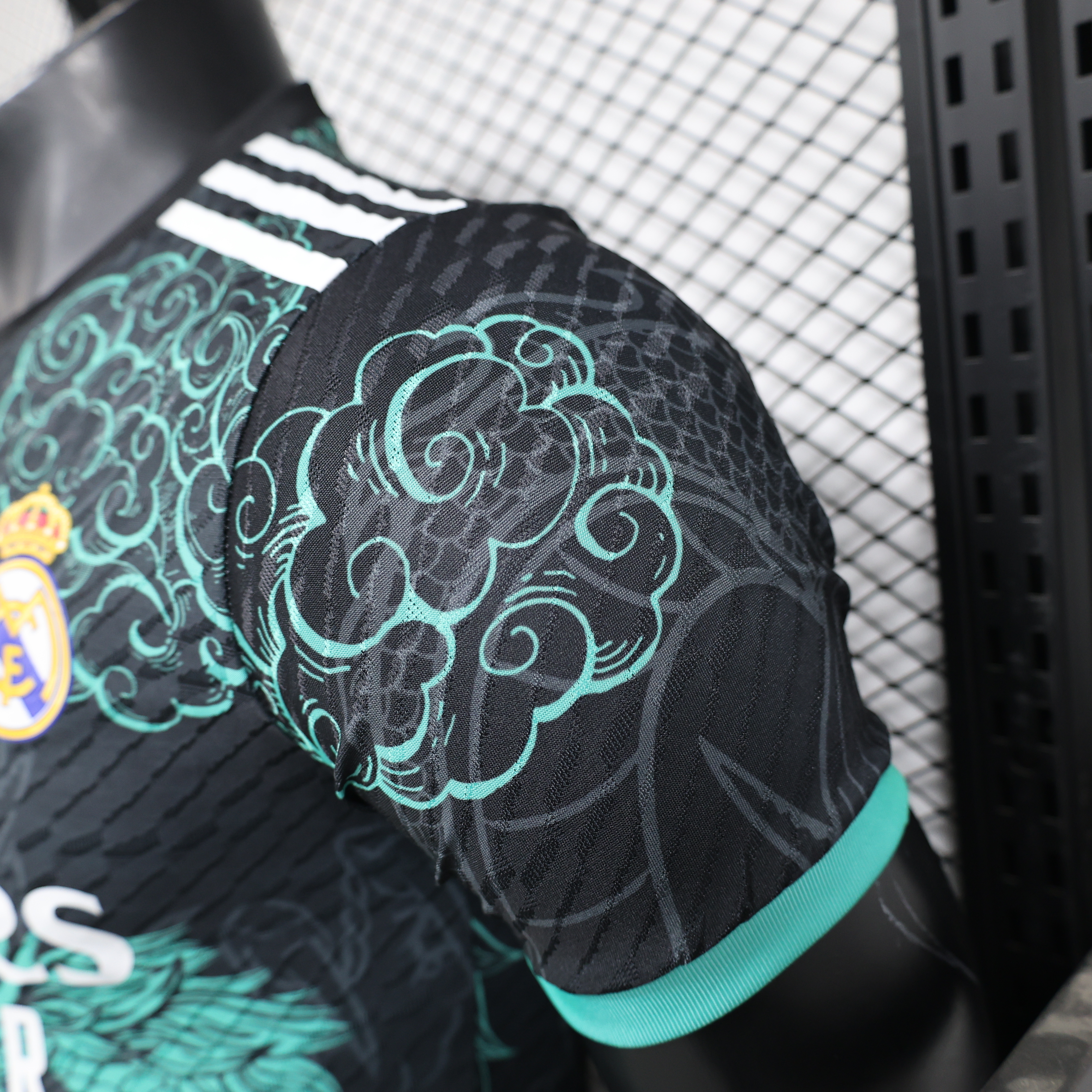 2025/2026 Real Madrid Cyan Dragon Special Edition Short-Sleeve Jersey ( Player )