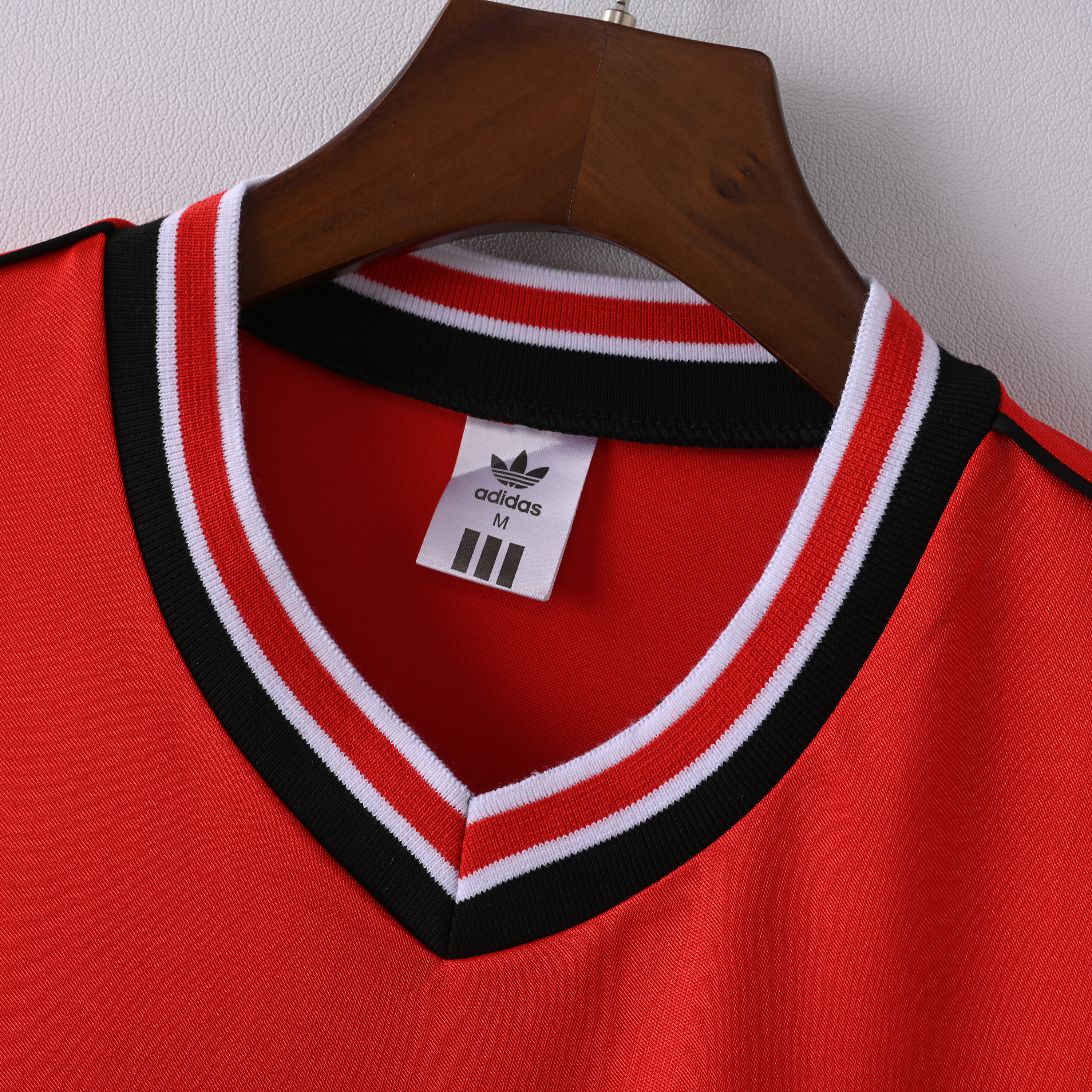 1985 Manchester United Home Short-Sleeve Retro Red Jersey ( Fan ) 