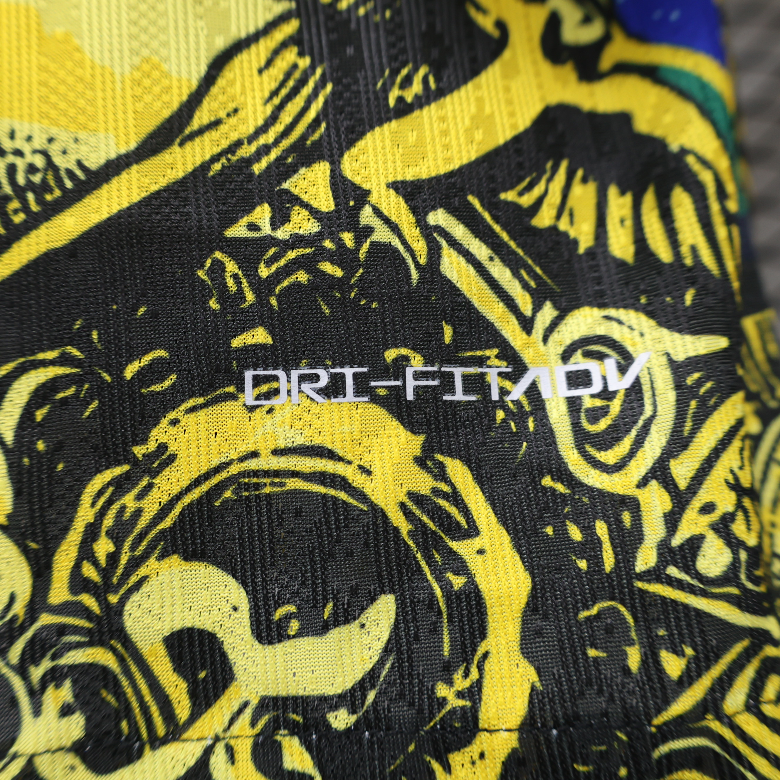 2025-2026 Brazil Short-Sleeve Football Jersey Jesus Golden Edition ( Player ) 