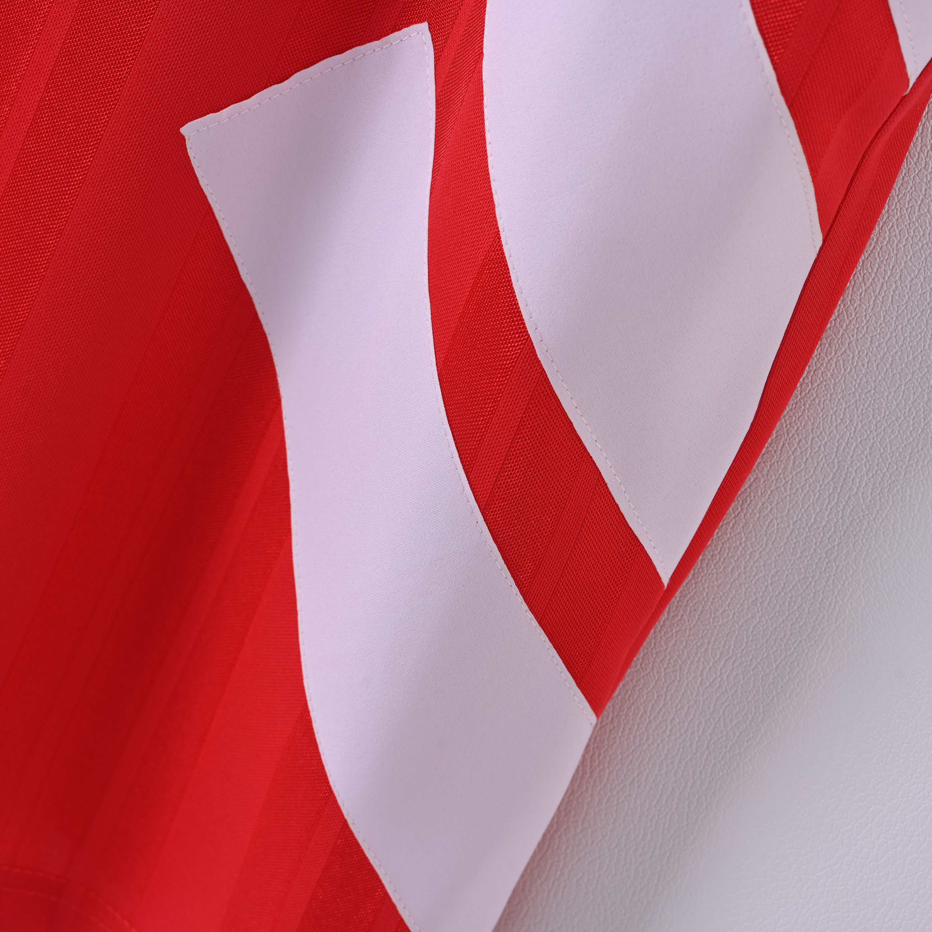 1993-1995 Liverpool Home Short-Sleeve Football Jersey Retro Edition (Fan)