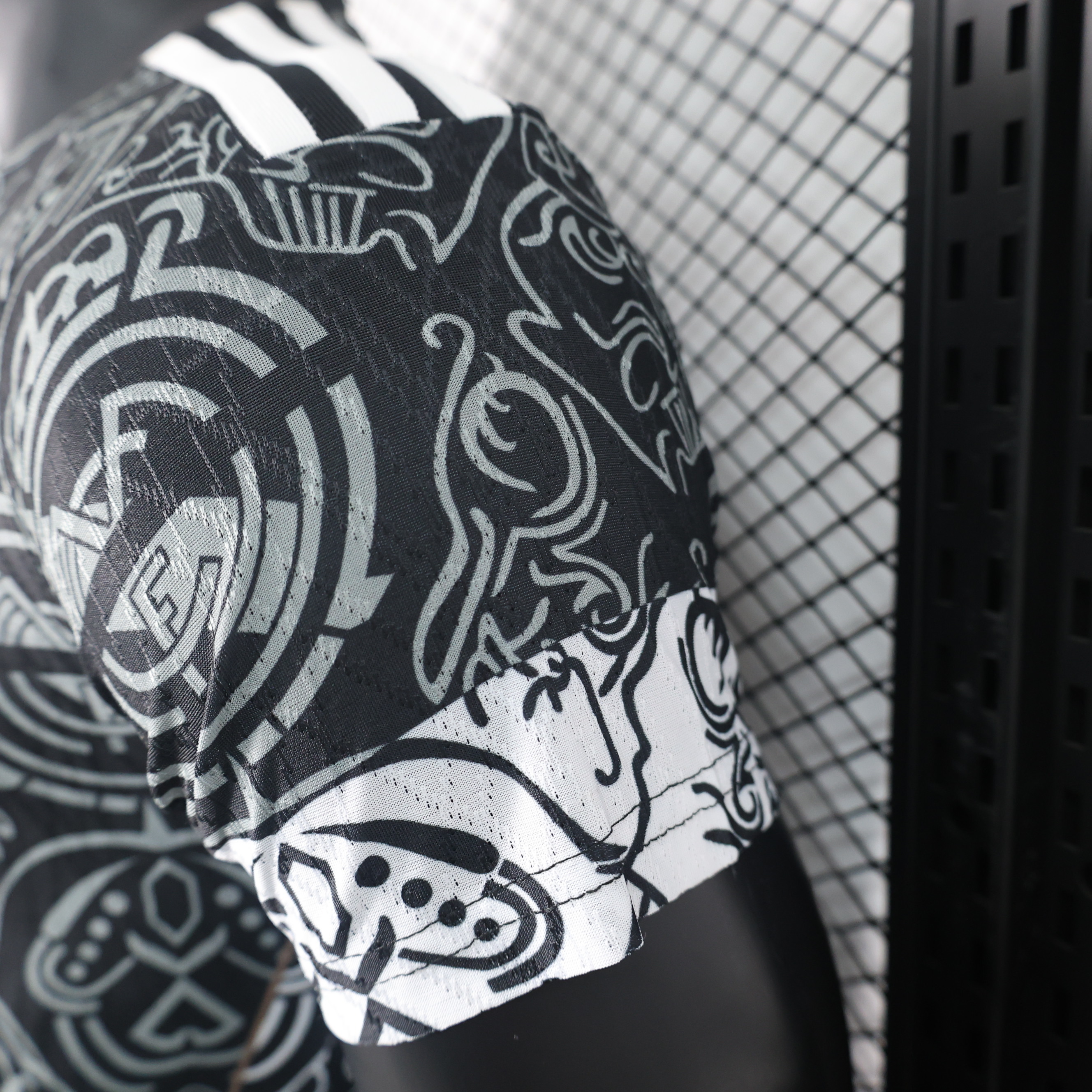 2024/2025 Real Madrid Black Pattern Special Edition Training Jersey Short Sleeve ( Player )