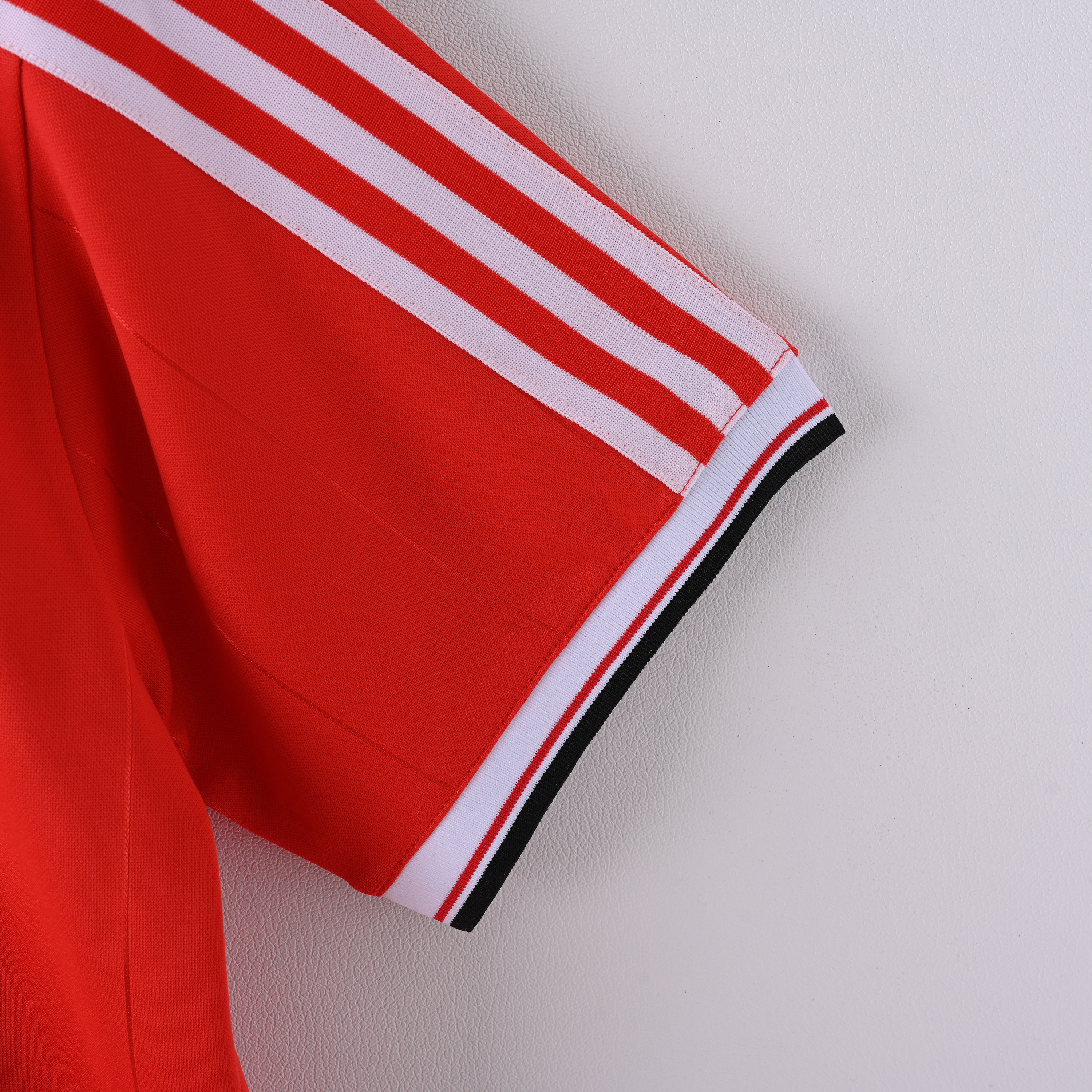 1983/1984 Manchester United Home Short-Sleeve Retro Red Jersey ( Fan ) 