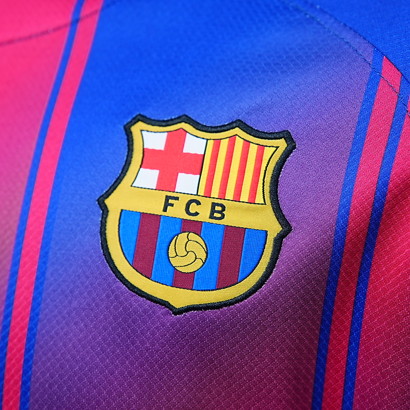 2025/2026 Barcelona Home Moisture-Wicking Short Sleeve Soccer Jersey （ Fan ）