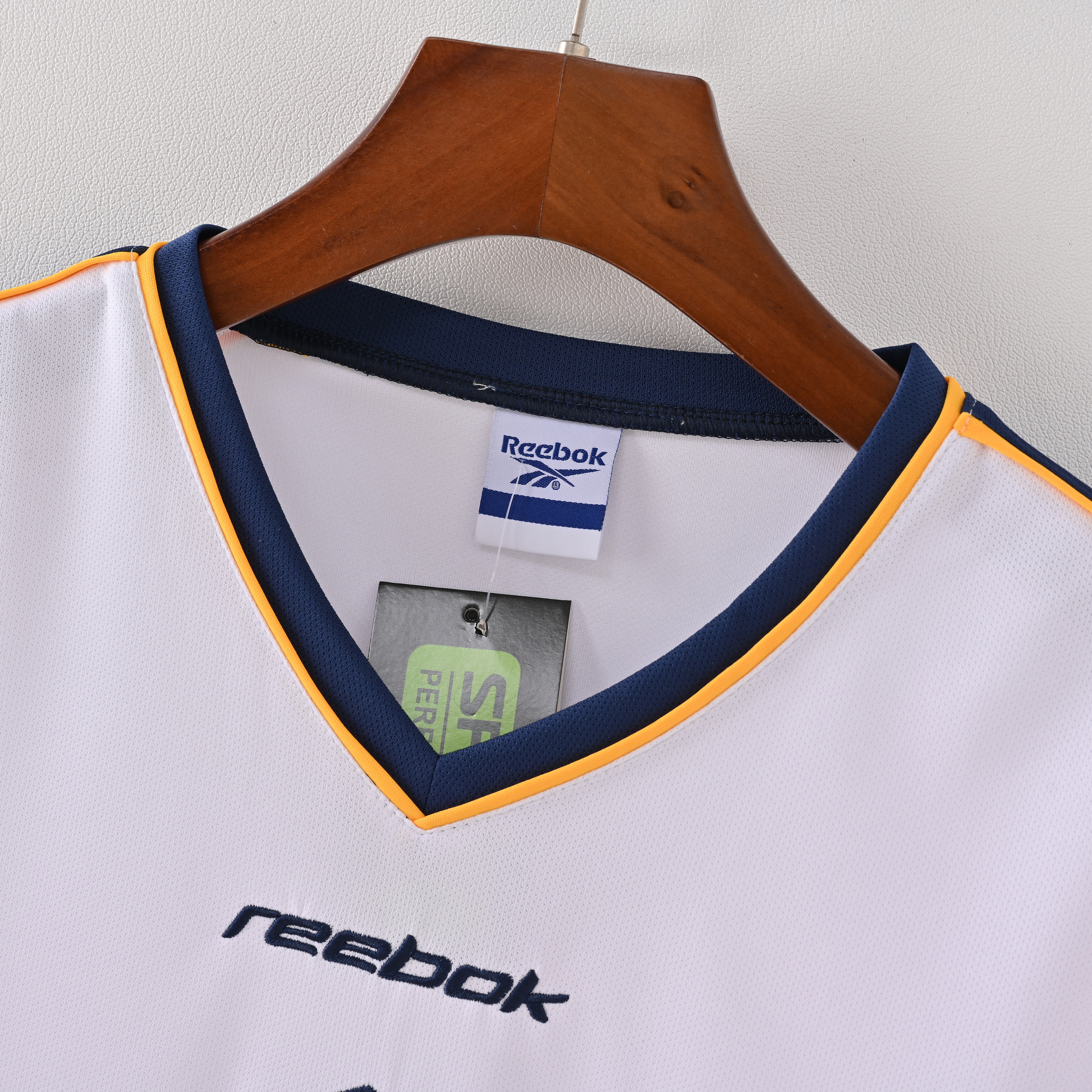 2001/2002 Liverpool Short-Sleeve Football Jersey white Retro Style (Fan)