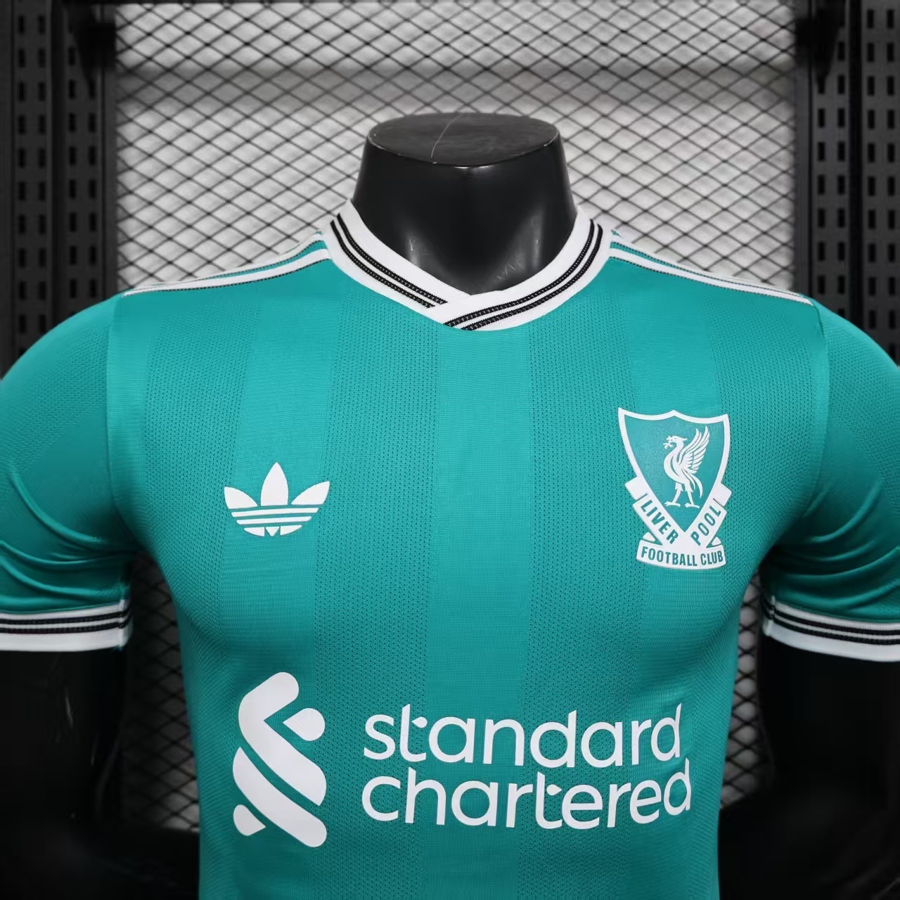 2025-2026 Liverpool season away jersey green (player)