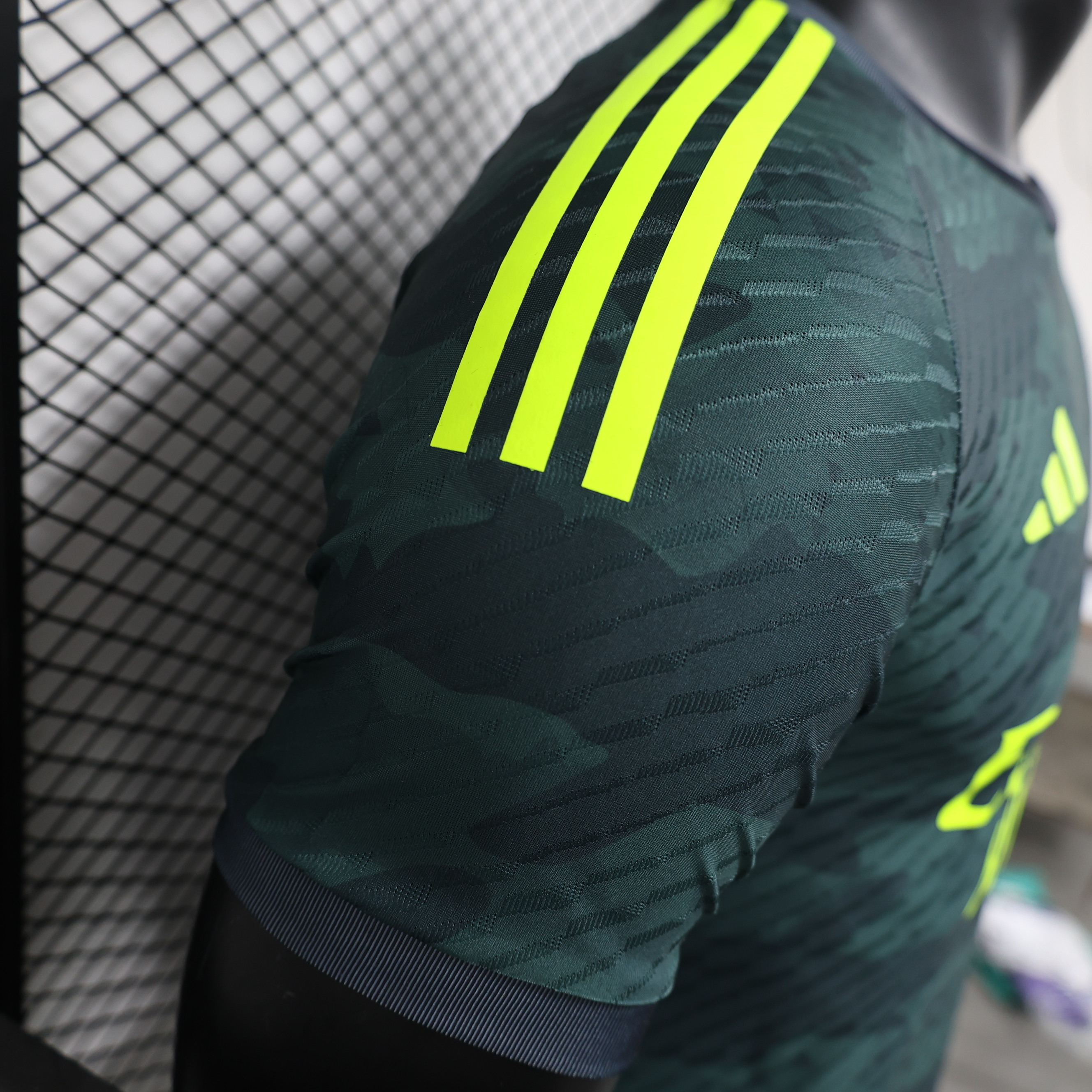 2024/2025 Real Madrid Green Special Edition Short-Sleeve Shirt ( Player ) 