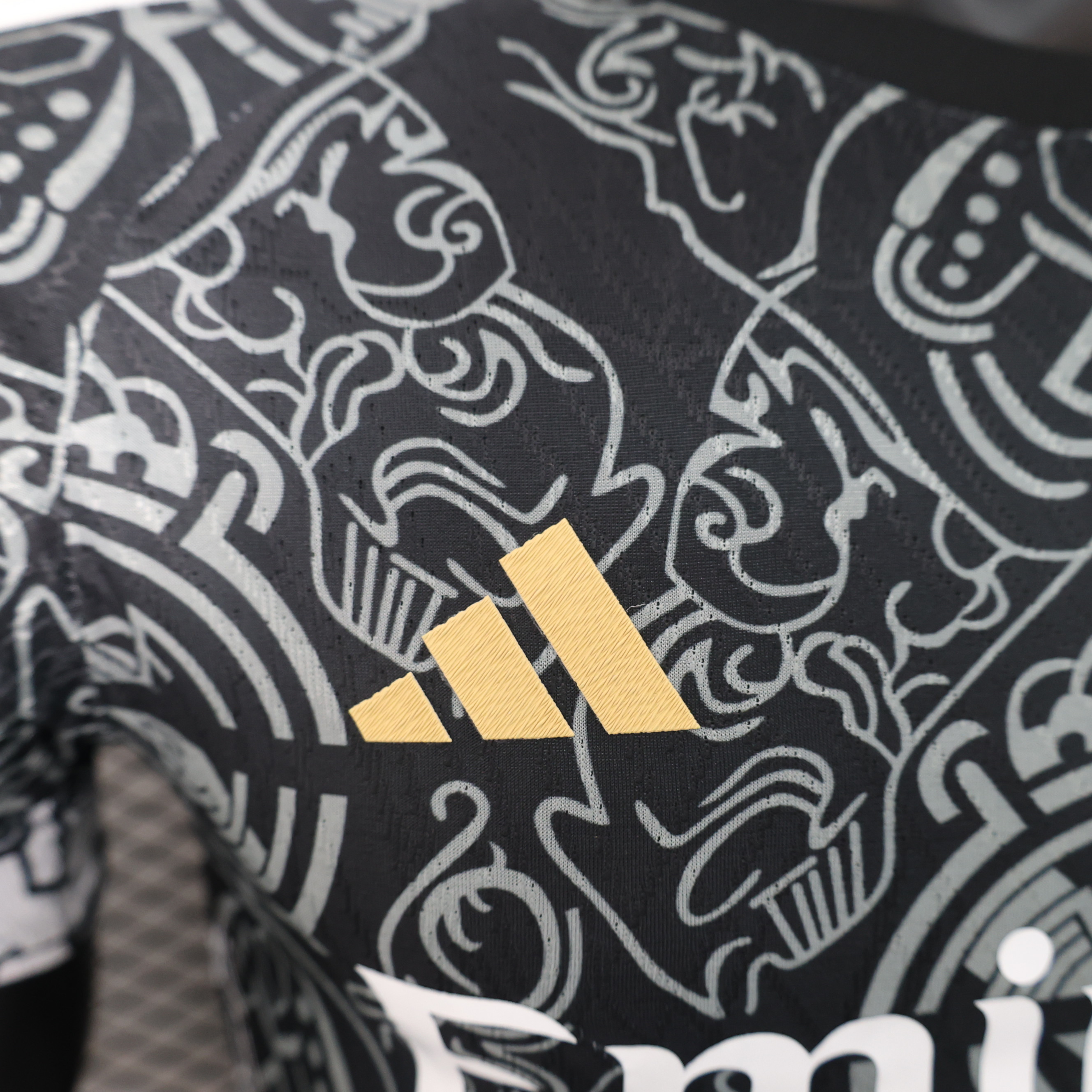 2024/2025 Real Madrid Black Pattern Special Edition Training Jersey Short Sleeve ( Player )