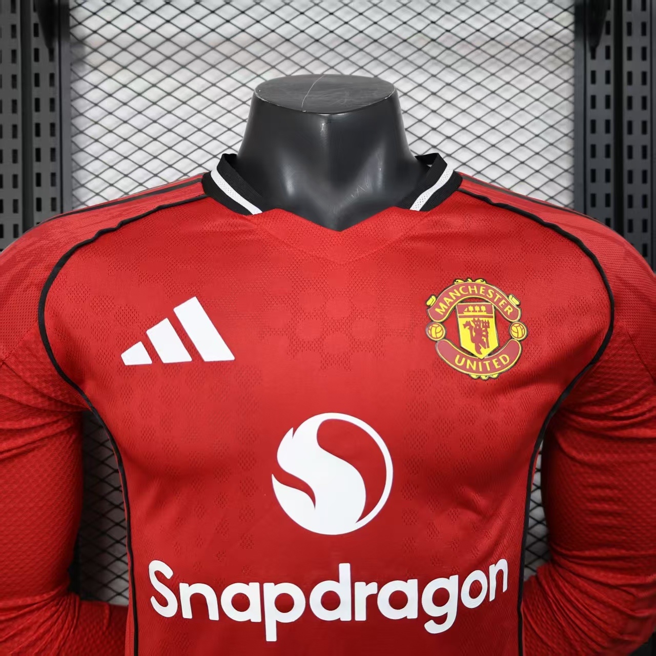 Manchester United 25-26 home red long-sleeve football jersey【player-edition】