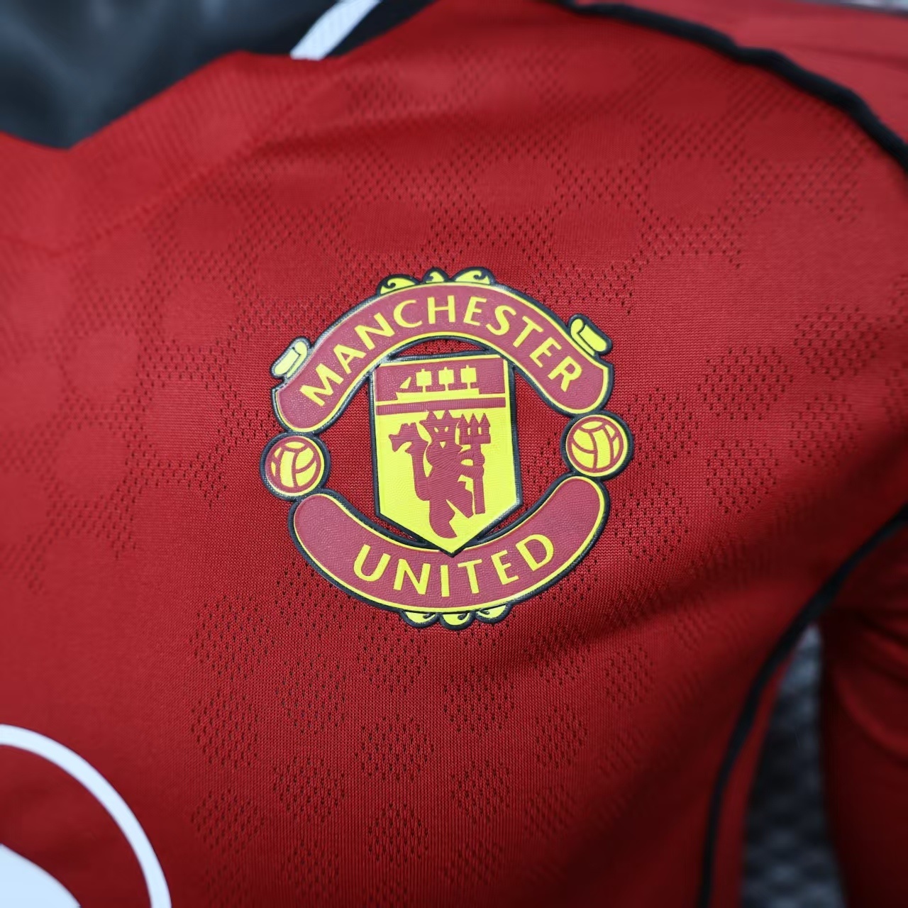 Manchester United 25-26 home red long-sleeve football jersey【player-edition】
