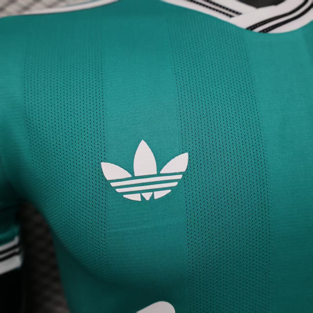 2025-2026 Liverpool season away jersey green (player)