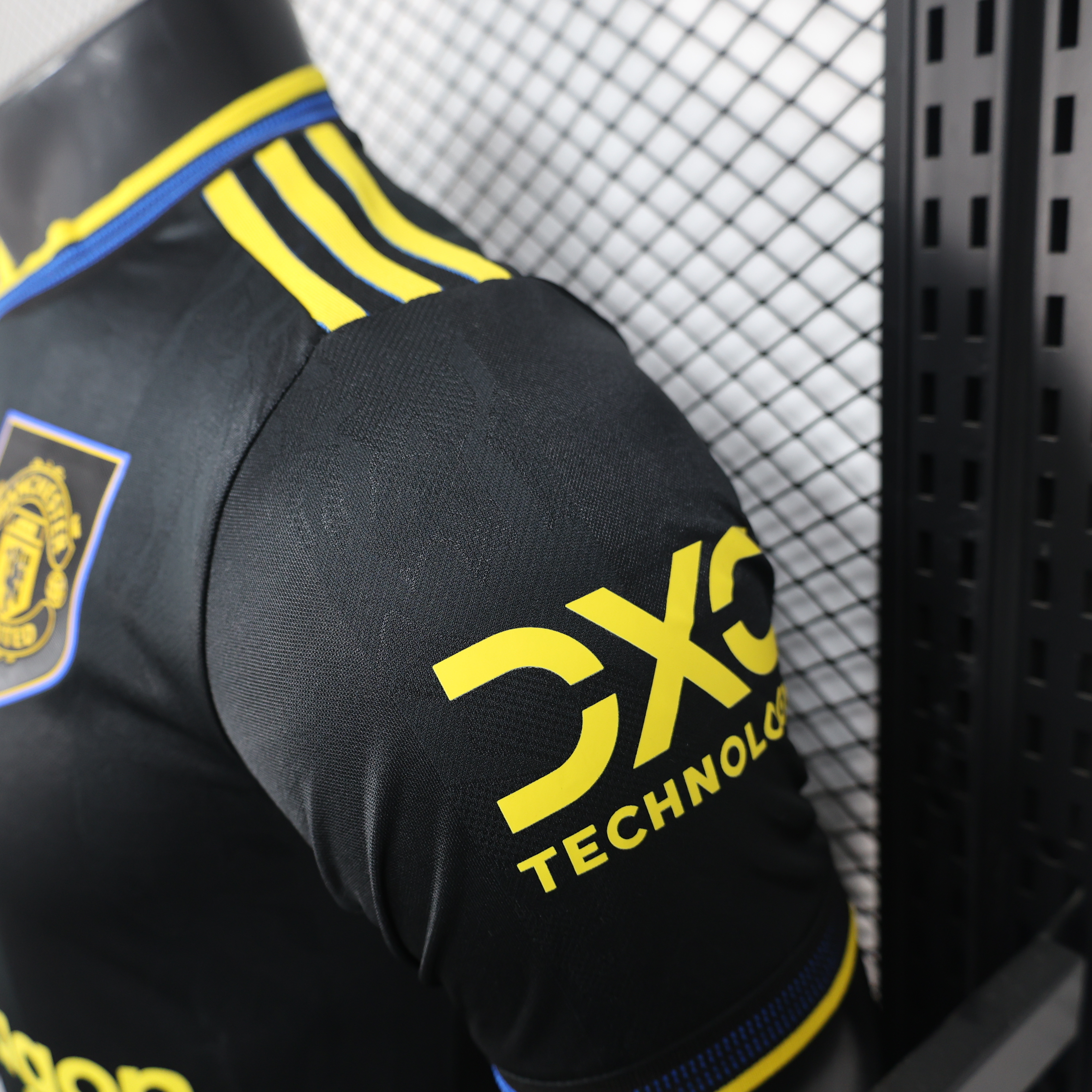 2025-2026 Manchester United Second Away Short-Sleeve Jersey (player-version) 